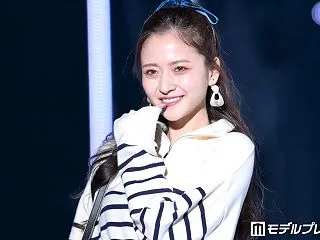 乃木坂46金川紗耶、モノトーンワンピ&a…