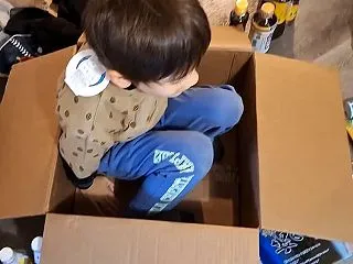 はやくあけてよぉ～