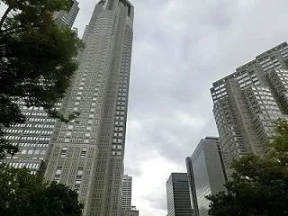 都庁の周りをお散歩。
