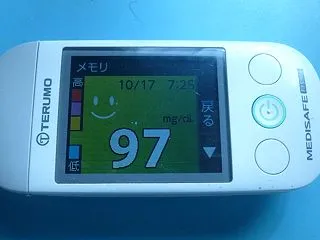 10/17 今朝の血糖値・血圧です。相変…