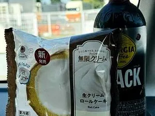 生クリームロールケーキとワッパーチーズ♪
