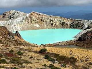 草津白根山・湯釜が8年ぶり見学再開｜実際…