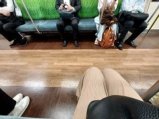 メトロ内、リフォームしたのね&床…
