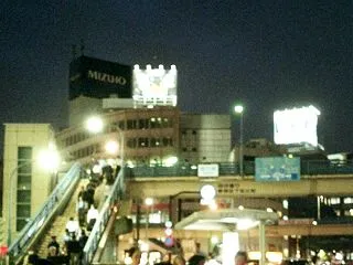 神楽坂へ急ぐ