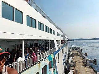 カナダ旅㊱「フェリーで州都へ」
