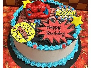 腕組みで放つ圧倒的存在感 スパイダーマン…