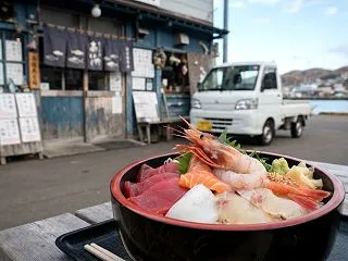 函館 五漁活｜魚屋さんの海鮮丼980円が…