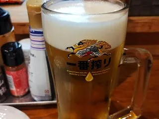 大和八木のきなせぇで酒を飲む愉快なおっさ…