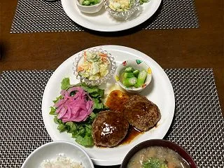 メインは豆腐ハンバーグのヘルシーワンプレ…