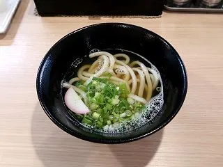 ８０歳パンチパーマ店主が頑張る赤川うどん