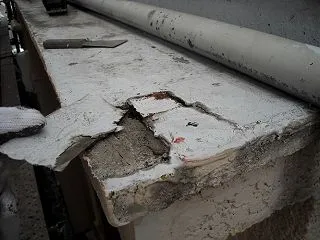 防水の劣化が激しい庇の防水改修