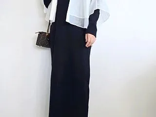 【40代コーデ】今秋も活躍の黒ワンピース