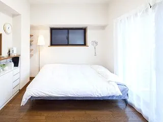 一人暮らしの寝具はベッドと布団どっちがい…