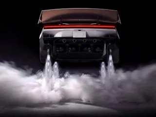 テスラ新型ロードスター発表！