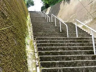 【復讐】浮気相手が階段に差し掛かったとき…