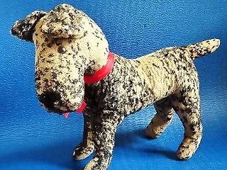 サビ柄のテリア犬
