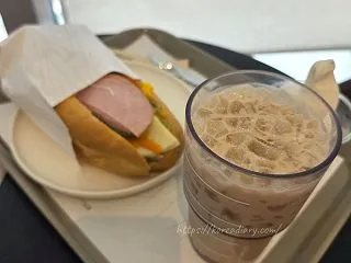 エンジェリナスのバインミーとかゴンチャと…