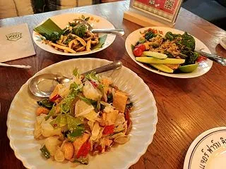 健康的なタイ料理のお店 - ジンジャーフ…