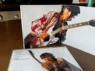 外へ
