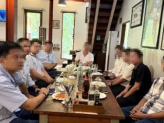 政府要人との会食、動くボールポスト・・・…