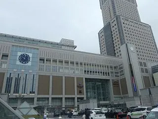 工事中の札幌駅近辺、モエレ沼公園をうろう…