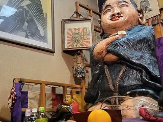 商店街のど真ん中に福の神！？仙台四郎さん…