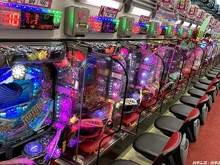 パチンコ業界は大手配信者に金を握らせて負…