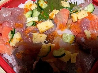 ㉗料理、８。【お魚屋さんのまかないちらし…