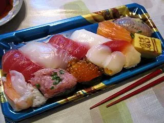 TOPの鰻と玉子の重ね押し寿司と握り寿司