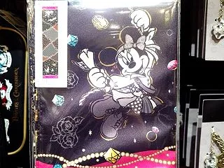 スカーフやブレスレット、ボストンバッグ！…