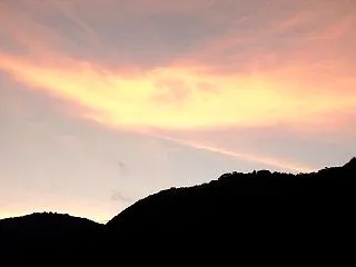 朝焼けに 一朶の雲や 甘藷掘り（あさやけ…
