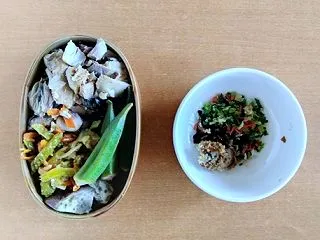 ゴーヤは多めの油で炒めるとおいしいなと思…