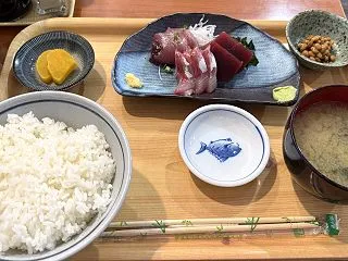 【東京・豊洲】万福食堂 豊洲駅前店 刺身…