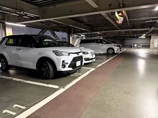 駅とホームセンターと