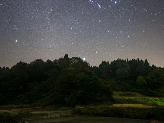 里山をめぐって、冬の星座から黄道光まで