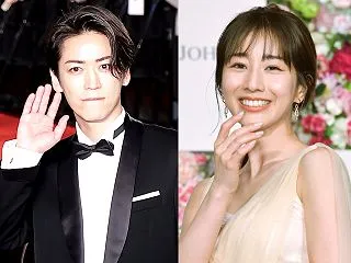 亀梨和也と田中みな実が愛犬2匹と散歩！結…