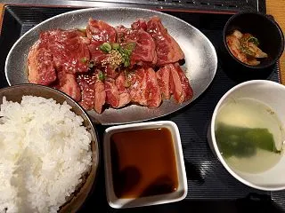焼肉扇屋 葛西店。ヴィアホールディングス…