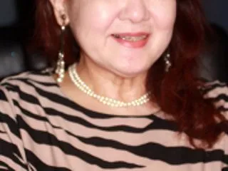 先月デビューされて、明日出演の先生をピッ…