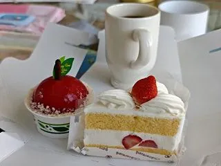 マジ疲れたときは、ケーキだろ・・・・・・