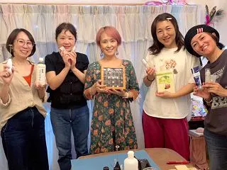秋の肌、外から潤すだけで大丈夫？内側と外…