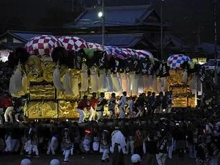 愛媛・西条まつりで太鼓台の下敷き 飯積神…
