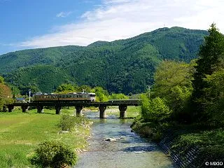 飛騨路に響く、せせらぎと初秋の足音 （岐…