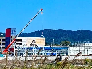 トライアル垂井店の鉄骨が姿を現す コメリ…