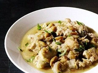 手羽元とぶどうの白ワイン煮込み