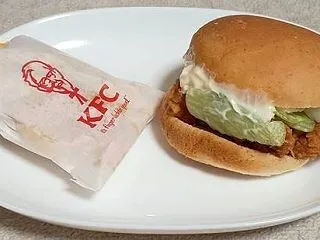 オリジナルチキンバーガー「ケンタランチ」…