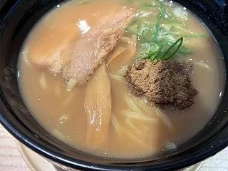 【スシロー】魚粉薫る 魚介豚骨ラーメン実…