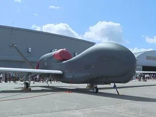 鳥取県沖で墜落のグローバルホーク、胴体と…