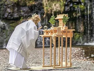オフィス勤務でもないのに、オフィスネイル…