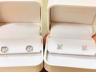 ２種類のダイヤピアスをお選びいただきまし…