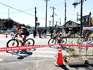 レースそっちのけで味わう栃木の美味(＾ω…